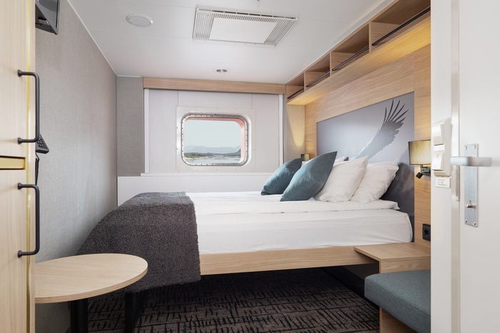 Polar Outside | Double on lower deck with porthole